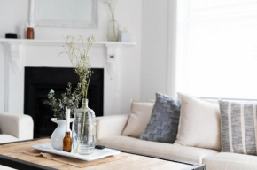 Birchfrost Cottage - Elevated Heritage Aesthetic